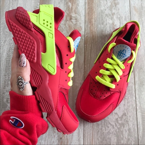 NWT Nike ID Air Huarache Red - Picture 5 of 8
